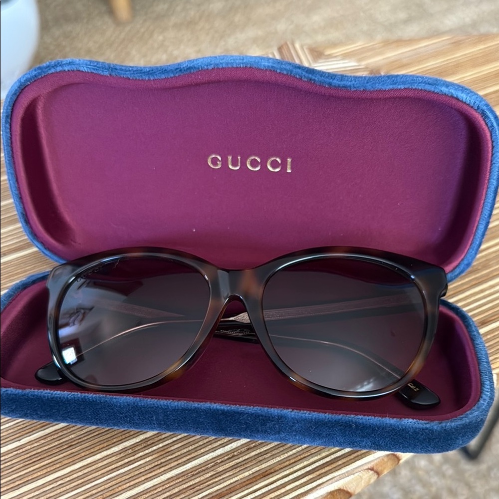 Gucci Tortoise Shell Sunglasses Classic Design